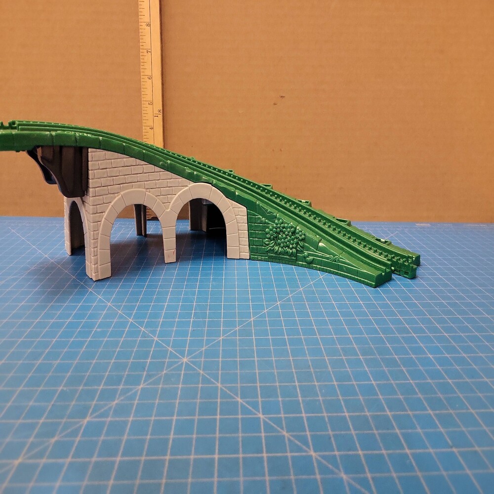 Thomas Friends Train Track Lot 2 Green Arched Bridge Pieces Toy Railway - Picture 6 of 8